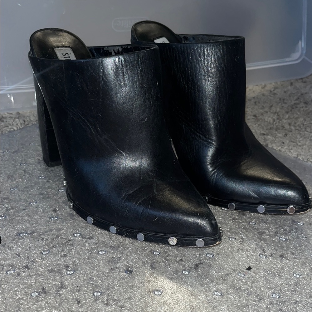 Steve Madden Black Mules Sleek Design